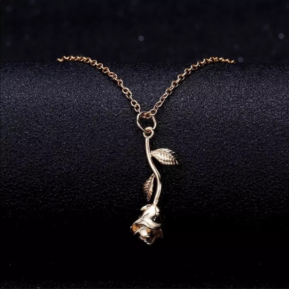 New Beautiful Flower Women’s Necklace - Picture 3 of 9